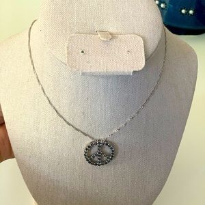 🛍️Sterling silver necklace with peace sign pendnt